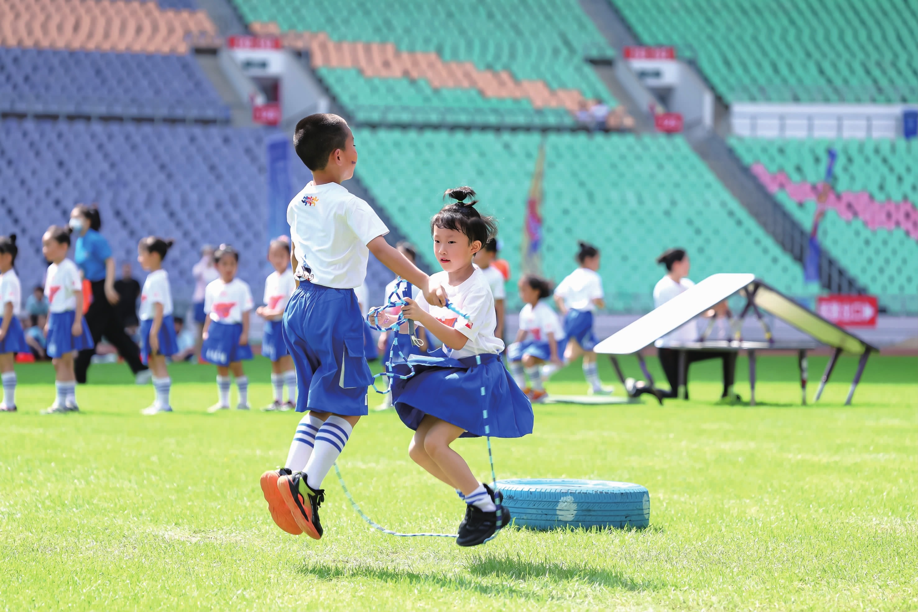 65岁郎平自曝近况：髋关节、颈椎都置换了！